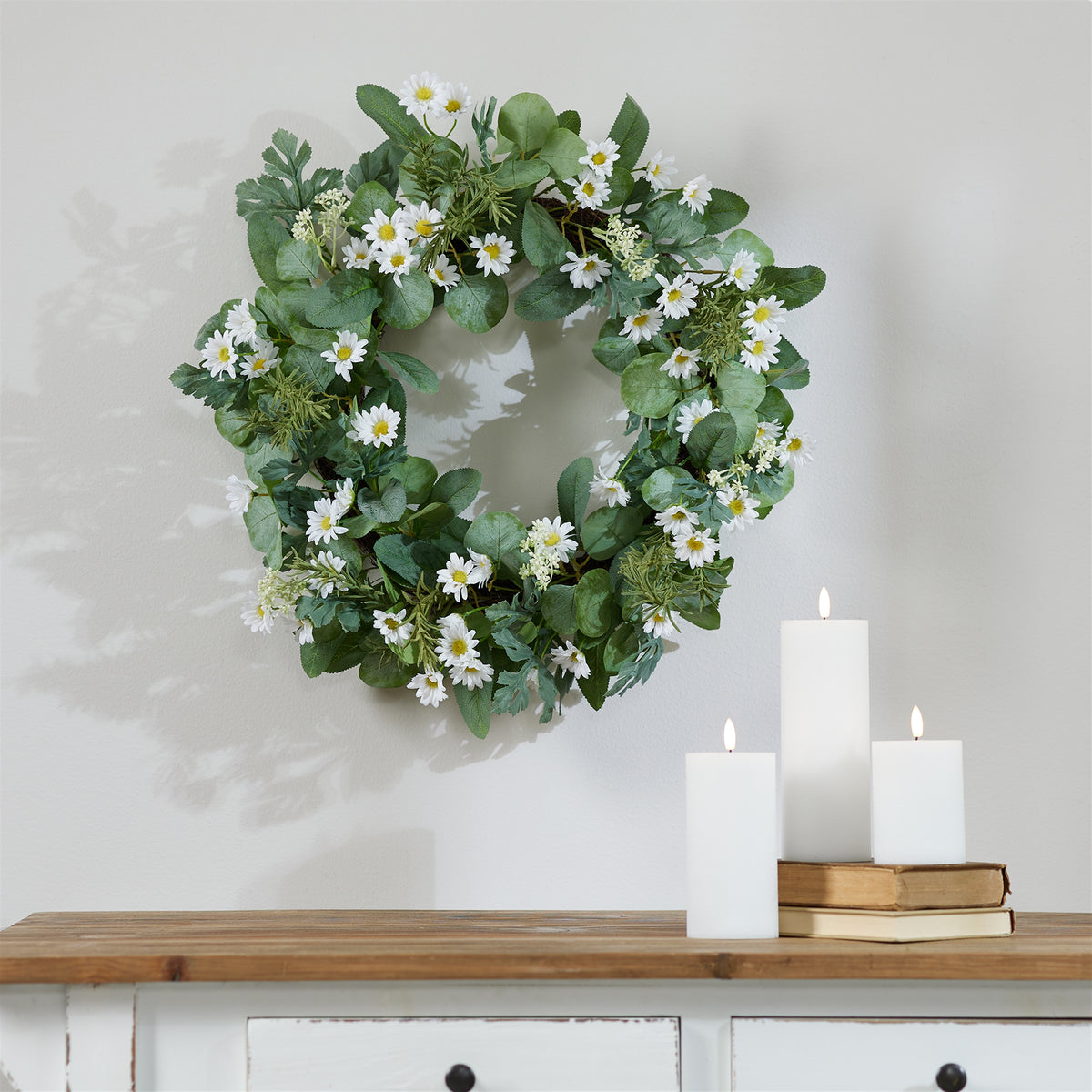 Mini Daisy and Foliage Wreath 22"D — additional view
