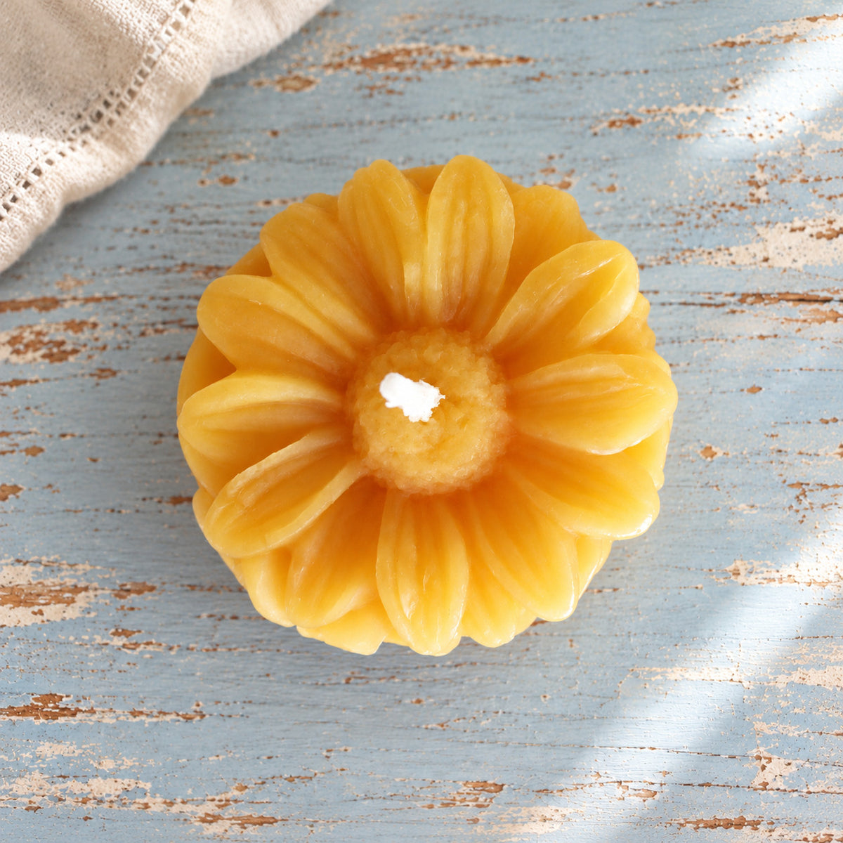 Daisy Flower Beeswax Mini Pillar Candle