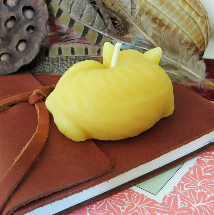 Sleepy Cat Beeswax Candle